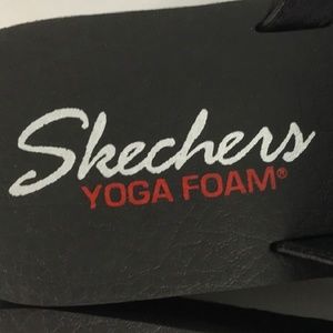 Skechers Shoes - SALE🌴SKECHERS BLACK RHINESTONE FLIP FLOPS Skechers Shoes - SALE🌴SKECHERS BLACK RHINESTONE FLIP FLOPS